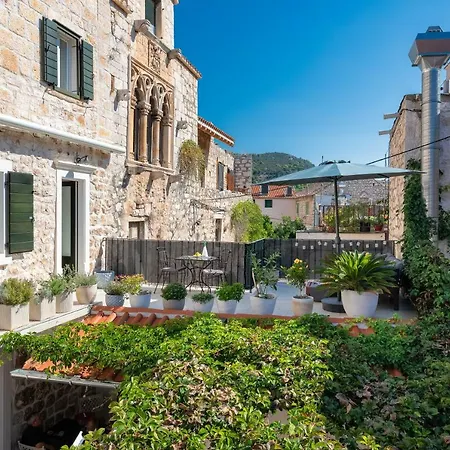 Gasthof Hektorovic House 3*