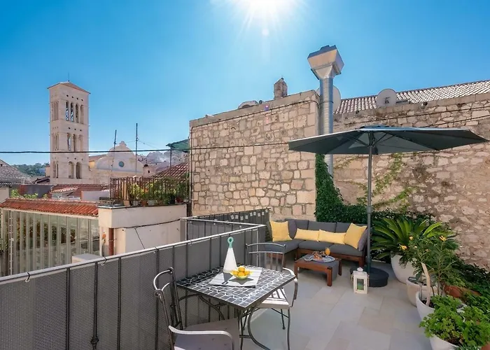 Gasthuis Hektorovic House