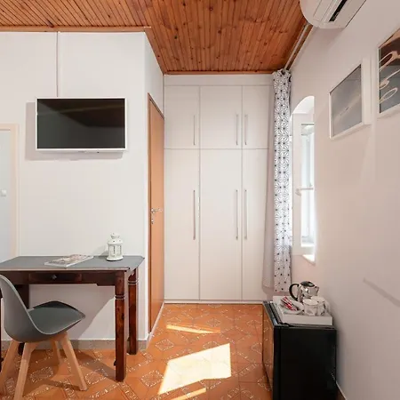 Hektorovic House Guest house 3*