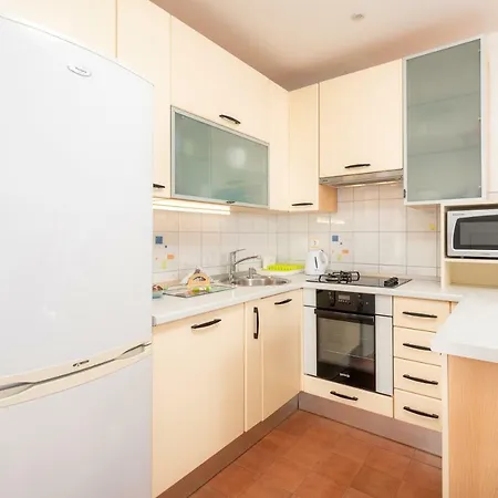 Hektorovic House Guest house