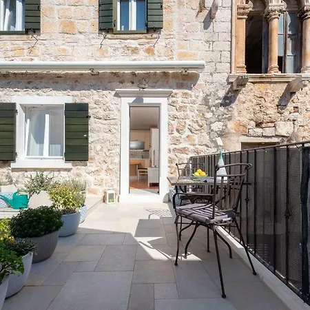 Hektorovic House Guest house 3*
