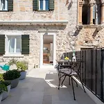Hektorovic House Gasthof 3*